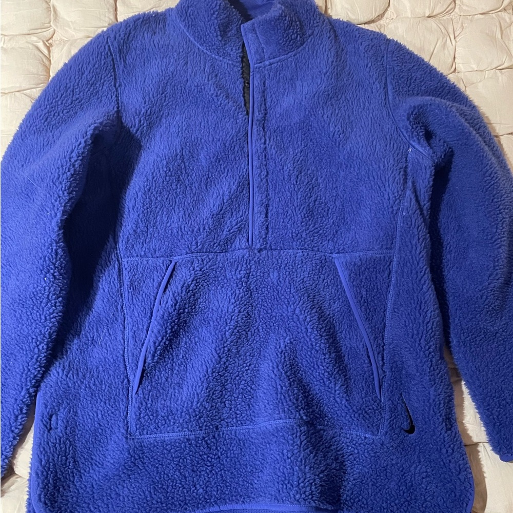 nike yoga sherpa sweatshirt